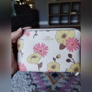 Authentic coach floral cluster print zip wristlet